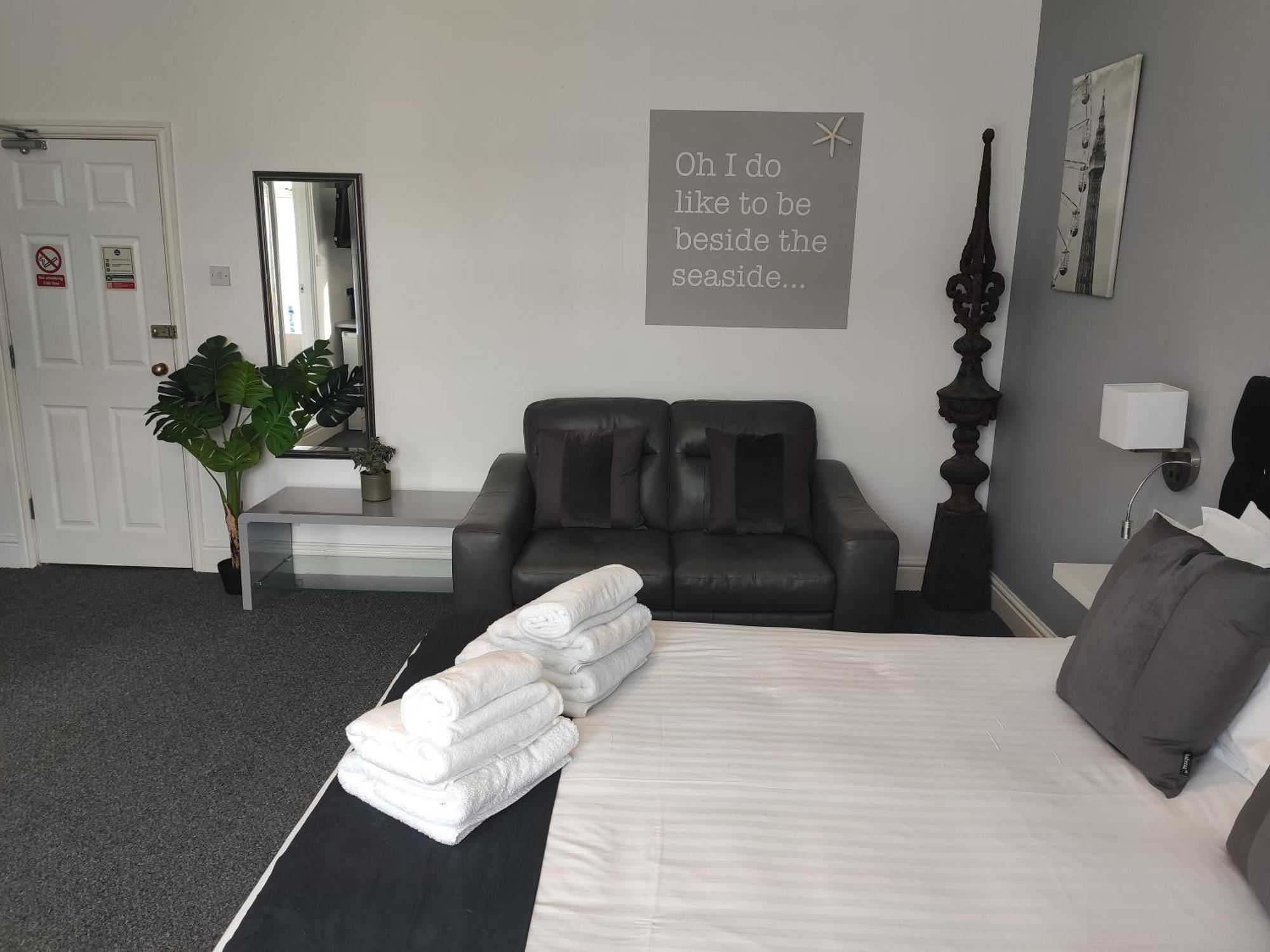Q - Accommodation Blackpool Luaran gambar